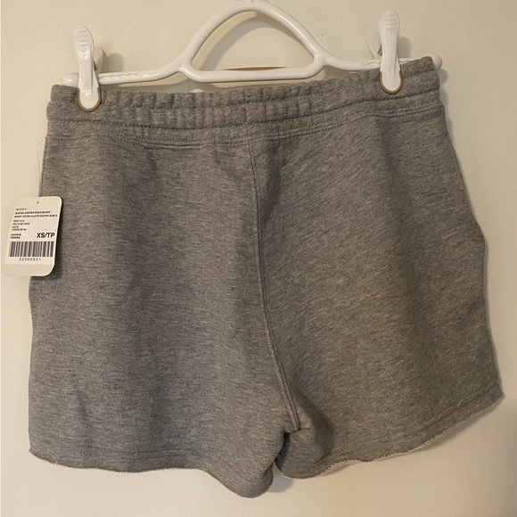 NWT Classic Roots shorts - Picture 2 of 2